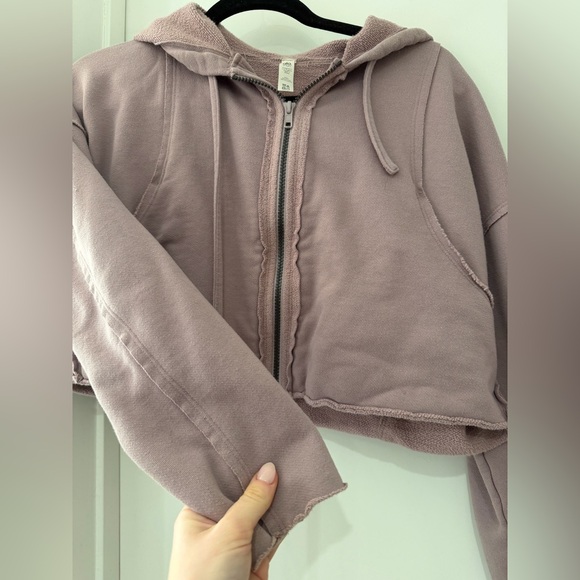 ALO Mauve Cropped Hoodie - Picture 4 of 4